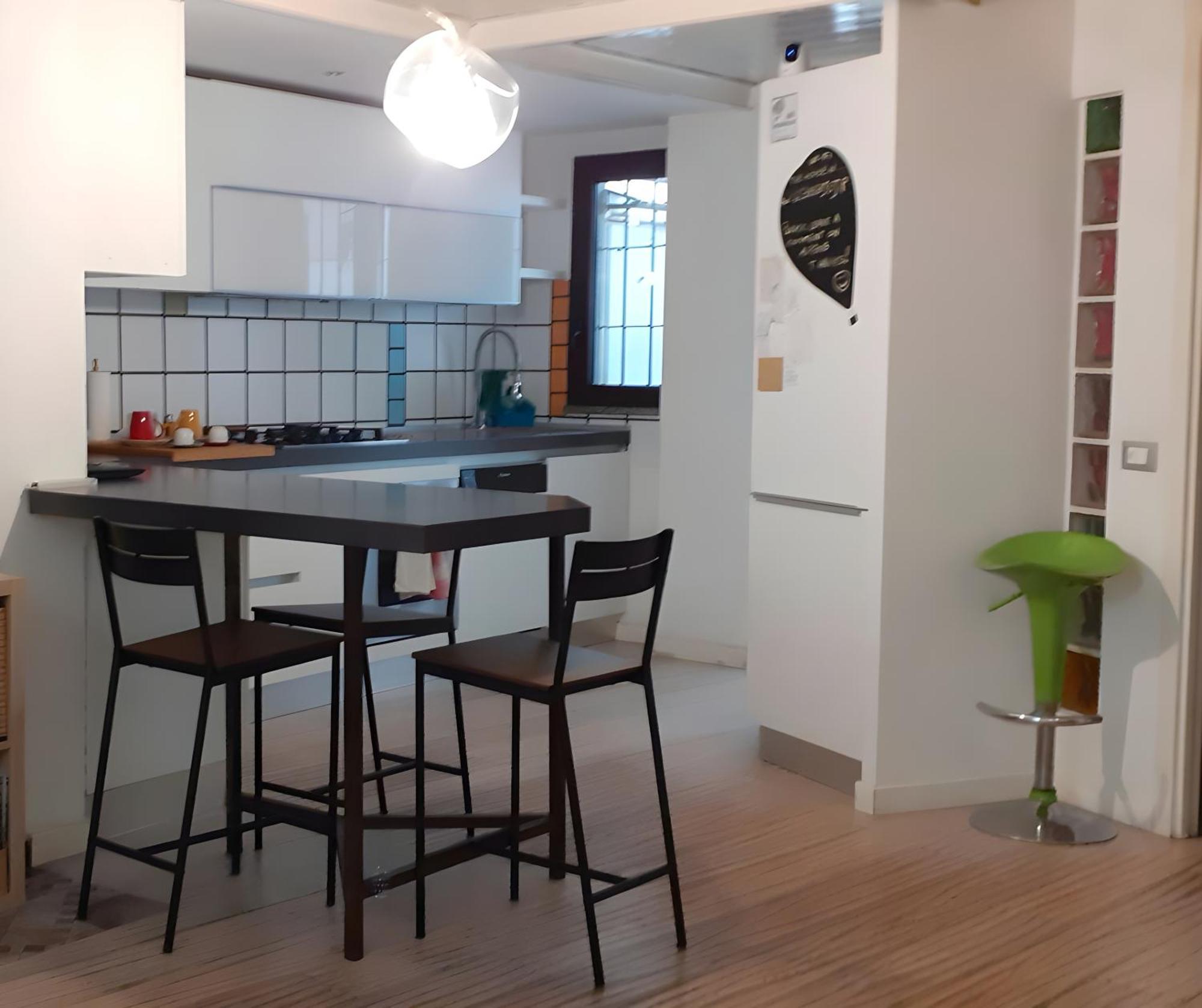 Apartmán La Casa Nel Cortile-Free Parking Milán Exteriér fotografie